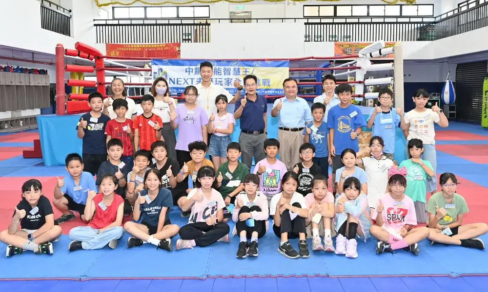 ▲中鋼公司與中鋼碳素化學公司攜手小港國中舉辦全能智慧王夏令育樂營，期快樂學習激發潛能。(圖／中鋼公司提供)