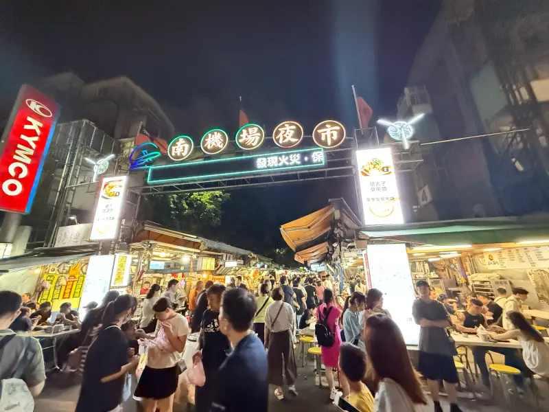 直擊／街口支付南機場夜市現況　攤商嚇：今天不收！整條街誰敢收