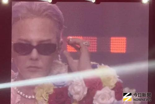 直擊／GD權志龍為了台灣「破天荒換新裝」！奶音狂喊中文：你好～
