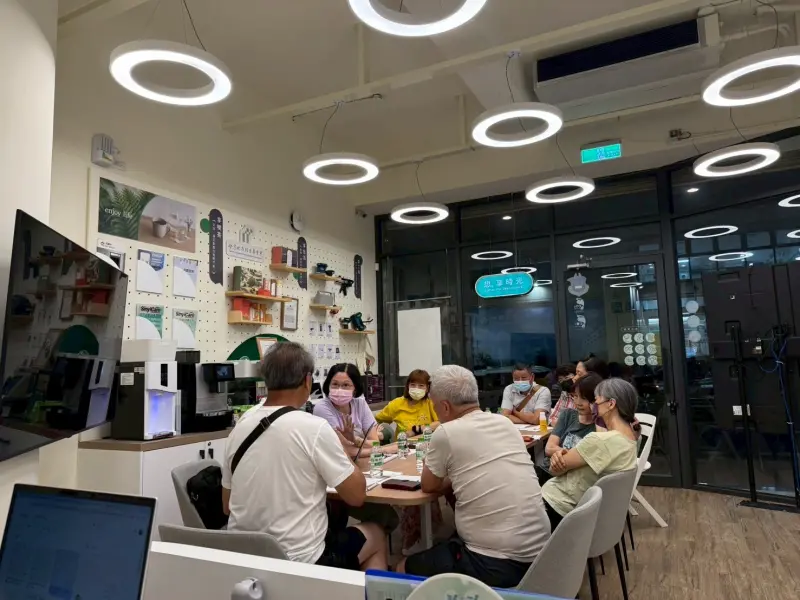 ▲信義房屋內湖店開放「想享時光」空間借用，供社區管委會、鄰里團體舉辦小型會議或交流活動。（圖／信義房屋提供）