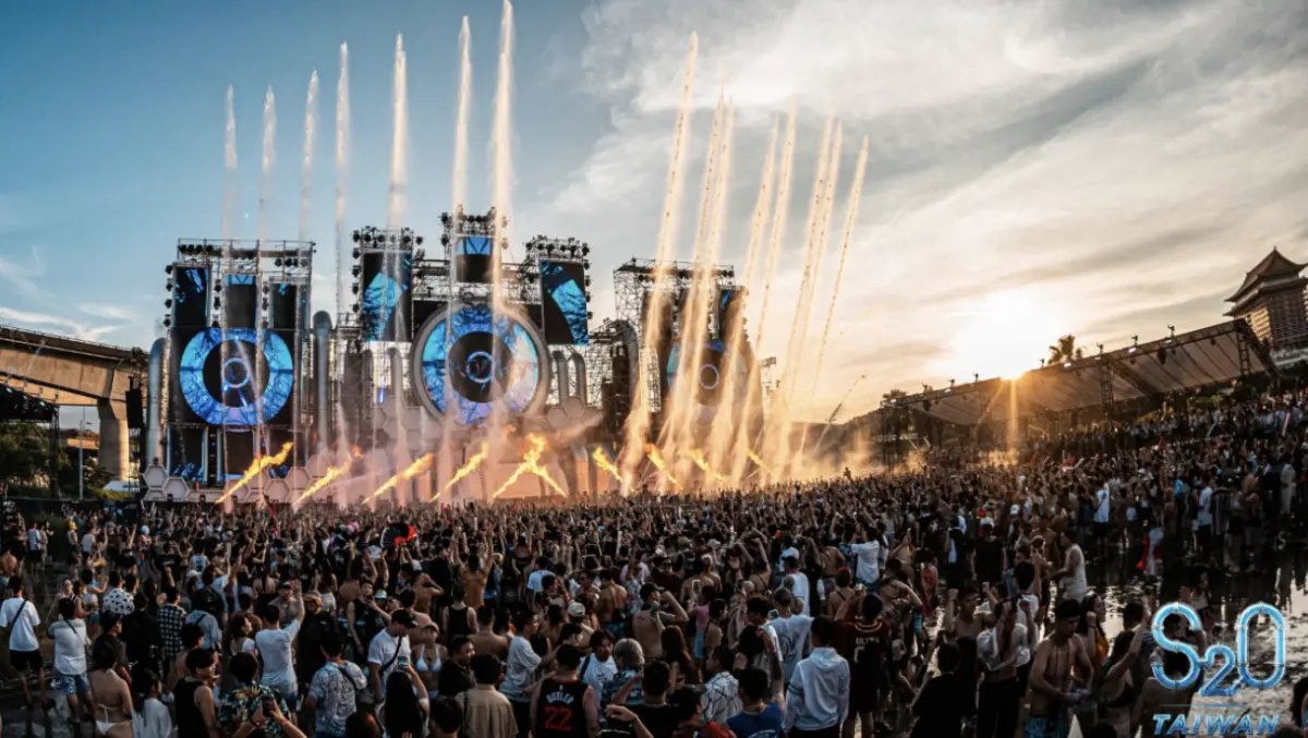 ▲「S2O Taiwan潑水音樂節」將在本月今（12）日、13日於台北市大佳河濱公園登場，集結了韓國女團FIFTY FIFTY、5566、徐懷鈺、陳勢安、家家、U:NUS、GENBLUE幻藍小熊、ELL&s等，《NOWNEWS今日新聞》整理了S2O Taiwan潑水音樂節全卡司陣容、6大亮點、節目表及交通方式懶人包。（圖／S2O Taiwan提供）