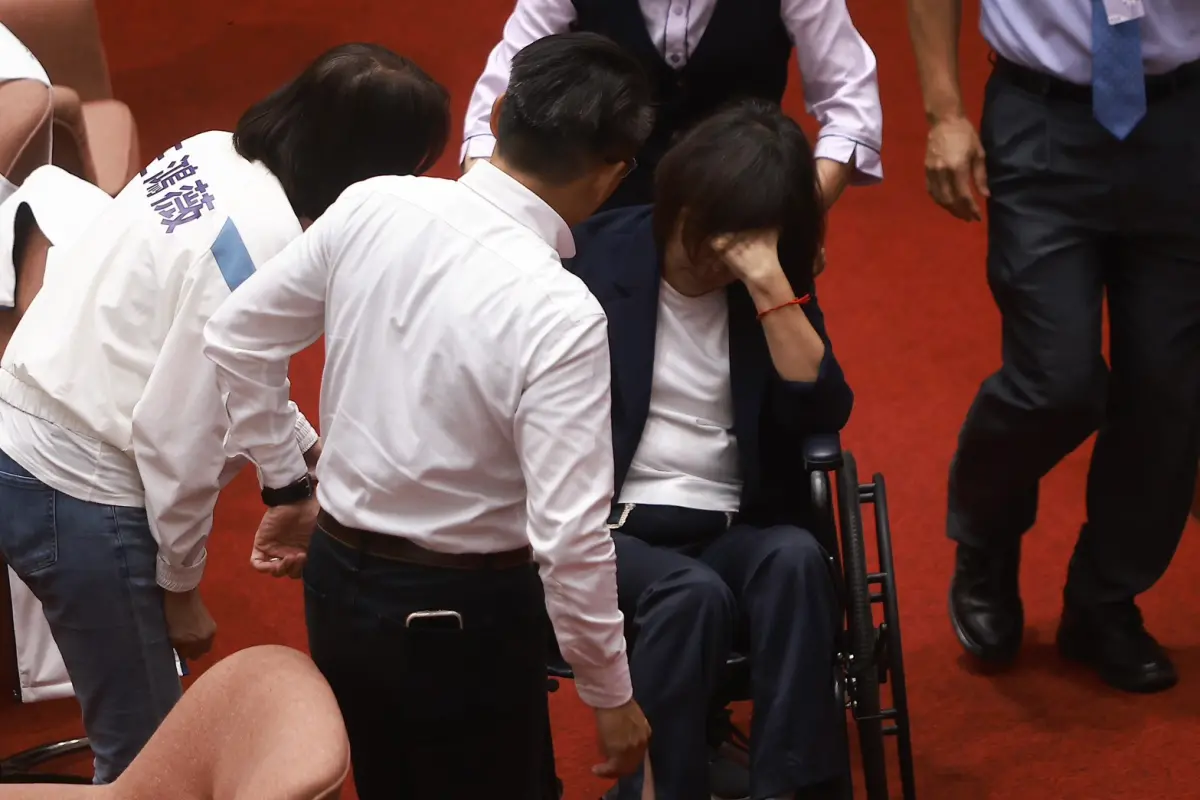 ▲國民黨立委呂玉玲今（11）日在立法院不適昏倒。（圖／葉政勳攝影2025.07.11）