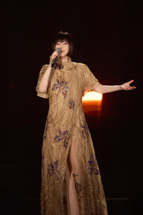 ▲江蕙(如圖)今晚高雄巨蛋開唱,備受音樂圈及歌迷盛重期盼。(圖/寬宏藝術提供) ▲江蕙(如圖)今晚高雄巨蛋開唱,備受音樂圈及歌迷盛重期盼。(圖/寬宏藝術提供)