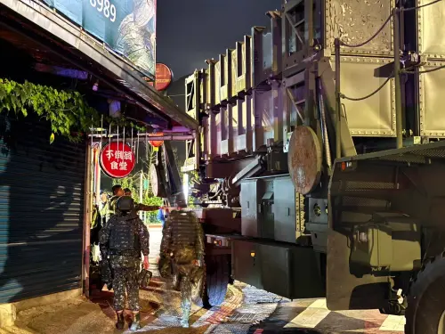 ▲軍方第一時間迅速封鎖現場，並通知轄區警方到場協助交通管制。由於愛國者飛彈屬高機密軍事裝備，軍方處理格外謹慎。（圖／民眾提供）