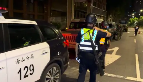 ▲漢光41號演習演練防範敵特工滲透進入北市，軍警聯手封鎖萬板大橋。（圖／翻攝畫面）