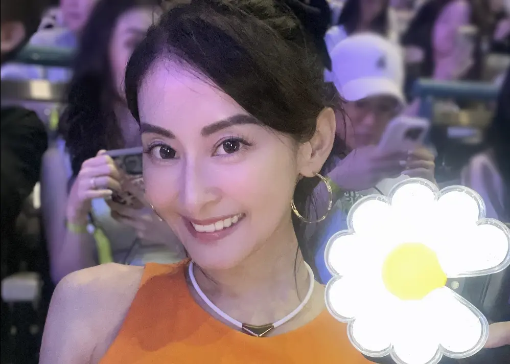 ▲瑜珈女神「Miya」夏米雅（如圖）朝聖GD權志龍演唱會，不僅票是朋友送的，連雛菊手燈都說成菊花，被粉絲酸爆。（圖／翻攝自夏米雅Threads）