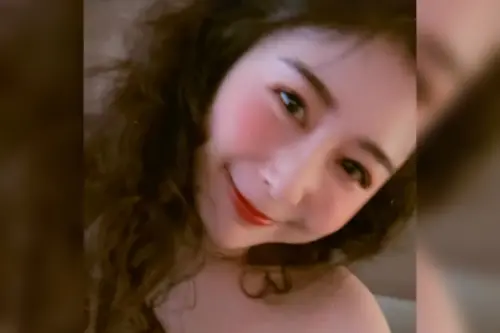 Albee捲「賀瓏小三」風波首露臉！神隱半個月復工　外貌驚人變化
