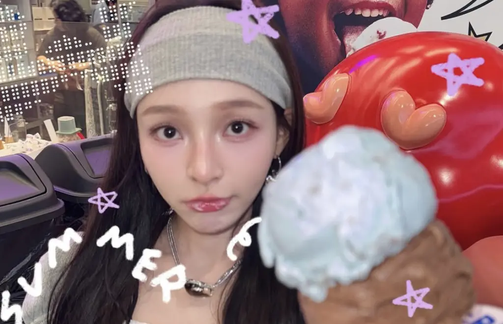 ▲味全龍女神林襄昨（11）日上傳跟朋友們一起去紫南宮拜拜的動態，照片中她不只0偽裝還穿超辣，讓許多「襄民」們都暴動了。（圖／林襄IG）