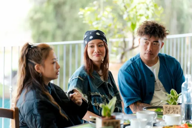 ▲《嗨！營業中5》在本週播出全新第15集，夥伴們來到義大利，首次挑戰在異地做台式美食。而近期回歸的鬼鬼（左），也提到之前的不告而別，向夥伴們淚崩道歉：對大家很不好意思。（圖／好看娛樂提供）