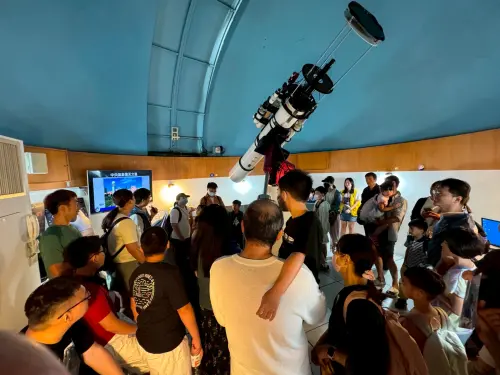 中央氣象署114年開放參觀活動,天文望遠鏡之太陽黑子觀測。(圖/中央氣象署提供) ▲中央氣象署114年開放參觀活動,天文望遠鏡之太陽黑子觀測。(圖/中央氣象署提供)