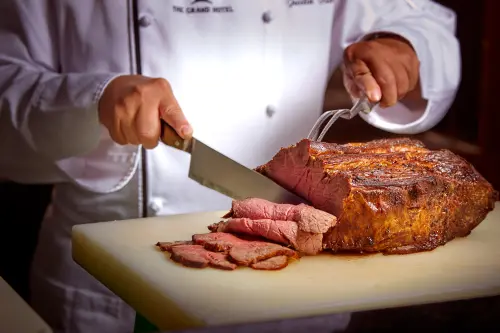 ▲台北圓山飯店「松鶴餐廳」推出優惠，最低下殺7.1折。（圖／台北圓山提供）