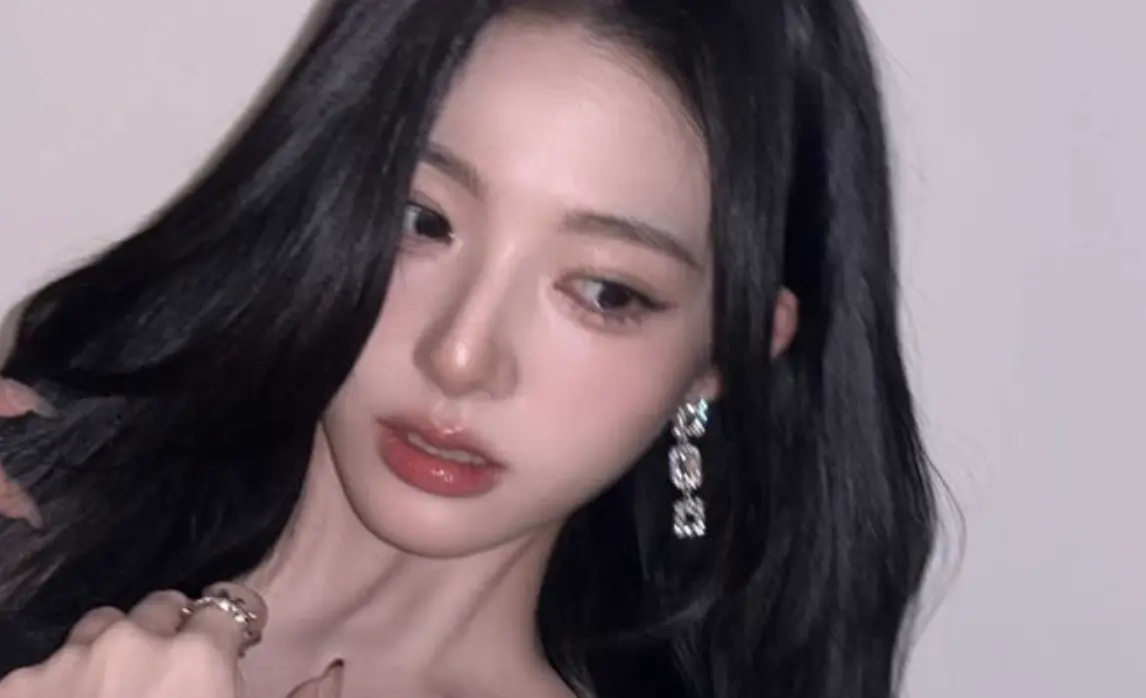 ▲韓國女團tripleS的中國成員周心語（如圖），突然在付費平台稱「台灣都中國的。」此舉一出讓粉絲氣炸，認為她都沒考慮過團裡還有台灣成員許念慈。（圖／tripleS IG）