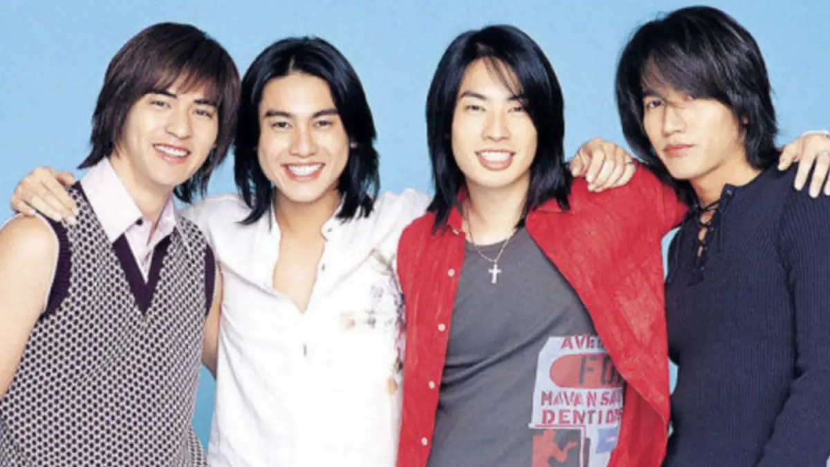 ▲朱孝天（左二）當年在《流星花園》中形象溫柔多金，戲外的他也是F4情史最狂的一位，曾被爆同居麻衣、帶李冰冰開房熱吻被拍，還差點娶回女神林熙蕾。左起為周渝民、朱孝天、吳建豪、言承旭。（圖／翻攝自朱孝天IG）