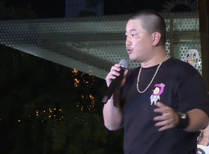 ▲前立委陳柏惟今（12）日宣講喊捐出個人社群平台、頻道給罷團使用。（圖／翻攝畫面）