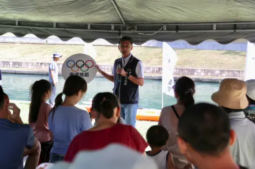 ▲台中市運動局長游志祥鼓勵民眾多多參與戶外運動，體驗在城市裡就能享受划行水面上的清涼快感。（圖／主辦單位提供）