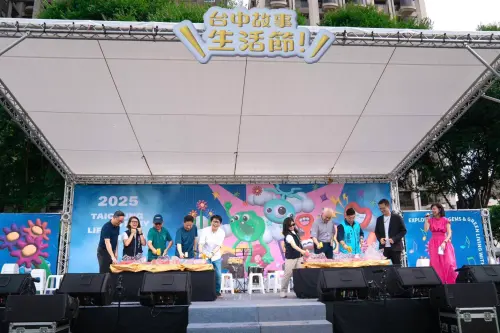 2025台中故事生活節登場 百家品牌大串連展現產業永續創意力 ▲第三屆「2025台中故事生活節」今日在台中勤美市民廣場舉行,邀請民眾一起感受臺中的創意力量與永續精神。(圖/主辦單位提供)