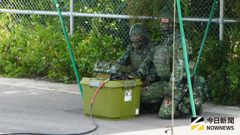 ▲陸射劍二飛彈發射車,可採遙控器遠端操作發射。(圖/記者呂炯昌攝,2025.07.13)