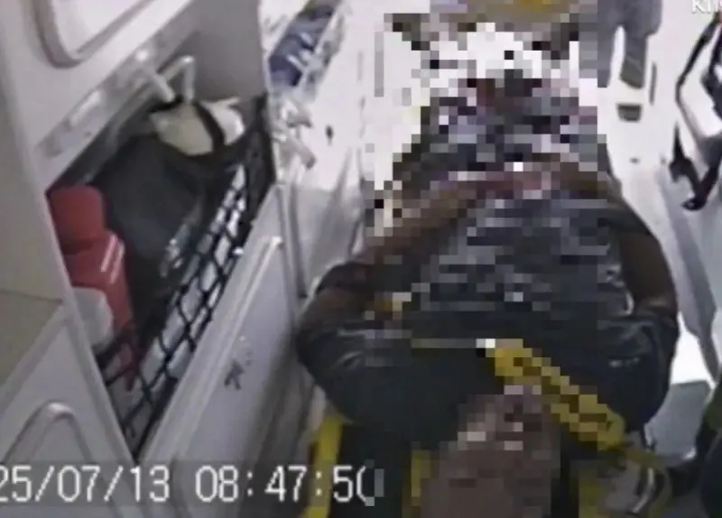 ▲宜蘭縣某屠宰場13日上午發生一起電擊事件，疑似觸電後從從2樓重摔下來，工人命危搶救後甦醒。（圖／宜蘭縣消防局提供）