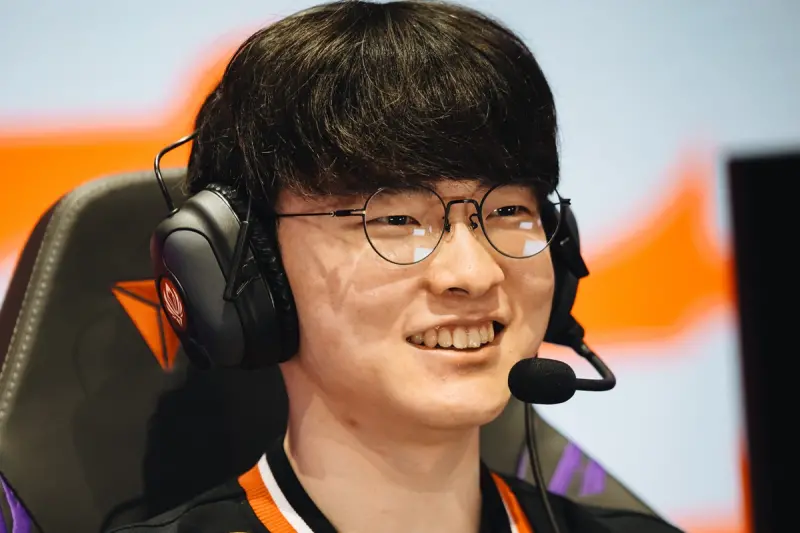 Faker續約為何普天同慶？他笑：英雄聯盟又多活了4年　T1對話流出
