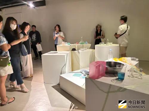 看見聲音,聽見城市 《聲紋風景》與市民共創台中集體聲紋 ▲與民眾共創的《聲紋風景》,是由民眾捐出家中廢棄器皿,化作承載聲波的載體,共同編織屬於城市的集體聲紋,(圖/記者金武鳳攝,2025.7.13)