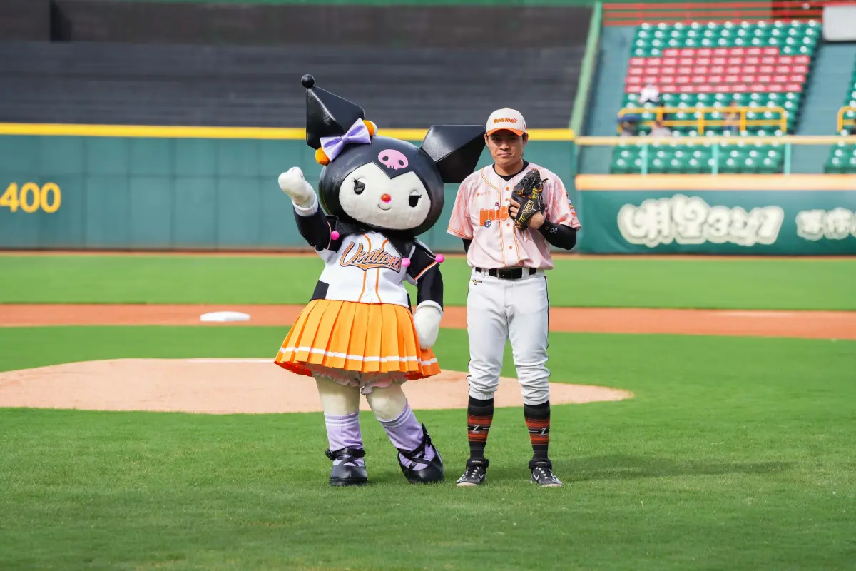 ▲統一7-ELEVEN獅與三麗鷗推出聯名主題日，邀請看板明星Hello Kitty、酷洛米與酷企鵝進場與球迷同樂，2天吸引超過1萬8000名人數進場。（圖／統一獅提供）