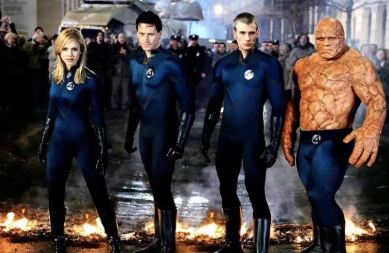 ▲2005年版《驚奇4超人》當年上映叫座不叫好，漫威迷不太接受該片近年來評價被越吹捧越高，感到無法忍耐，粉絲則解釋，這個版本的演員組合顏值絕頂，尤其潔西卡艾芭（左一）的美貌封神，才讓人念念不忘。（圖／摘自IMDb）