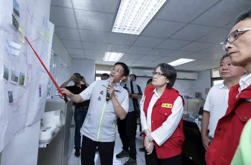 ▲蕭美琴今日赴嘉義勘災，也呼籲放暑假的學子們回故鄉整理家園。（圖／總統府提供）