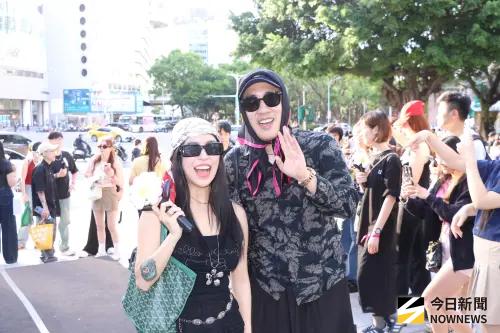 ▲余祥銓和老婆柔柔。(圖/記者陳雅蘭攝) ▲余祥銓和老婆柔柔。(圖/記者陳雅蘭攝)