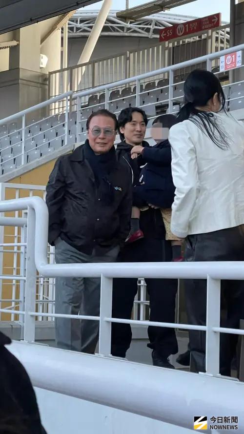 ▲GD家人總是總動員支持他,現身力挺演唱會,圖為今年3月首爾場照片。(圖/記者陳雅蘭攝) ▲GD家人總是總動員支持他,現身力挺演唱會,圖為今年3月首爾場照片。(圖/記者陳雅蘭攝)