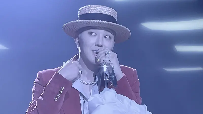 ▲GD（G-Dragon、本名：權志龍）表演《Heartbreaker》換上新的戰袍登場。（圖／讀者提供）