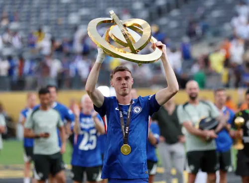 ▲Palmer在世俱盃決賽梅開二度並助攻鎖定勝局,成為首位達成此壯舉的英格蘭球員,獲選決賽與賽事MVP,率切爾西爆冷奪冠。(圖/路透/達志影像) ▲Palmer在世俱盃決賽梅開二度並助攻鎖定勝局,成為首位達成此壯舉的英格蘭球員,獲選決賽與賽事MVP,率切爾西爆冷奪冠。(圖/路透/達志影像)