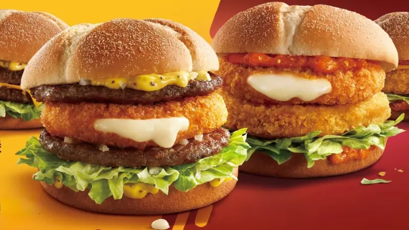 ▲台灣麥當勞7月暑假新品「美式熔岩起司排雙牛堡」7月16日開賣，一口咬下迸發濃郁起司好誘人，7月30日接力再推出「辣味熔岩起司排脆豬堡」。得來速「熟客券」集滿三張「免費送吃大麥克」回歸。（圖／台灣麥當勞提供）