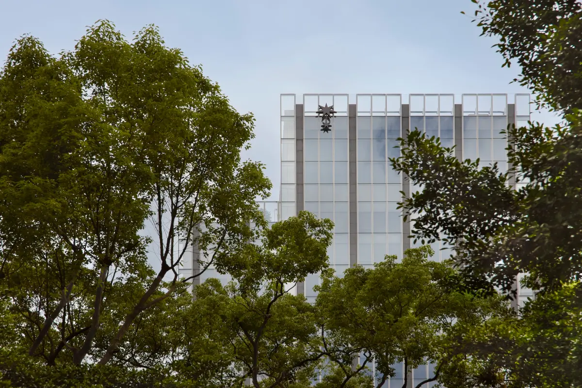 ▲韓國音樂流行天王權志龍（G-Dragon、 GD）來台開唱三天，下榻之處選在台北嘉佩樂酒店，據傳已有粉絲在飯店外蹲點守候。（圖／臺北嘉佩樂酒店提供）