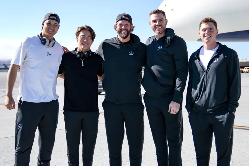 ▲洛杉磯道奇5名球星啟程前往亞特蘭大參加明星週，大谷翔平曬出與山本由伸、Freeman、Kershaw、Smith的合照，引發球迷熱烈關注。（圖／取自洛杉磯道奇X）