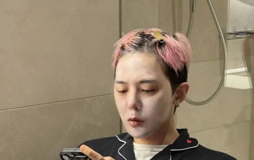 粉絲在社群分享GD演唱會實名制太嚴格,因為證件照片跟現在的自己不像差點無法進場。(圖/8lo8lo8lowme IG) ▲粉絲在社群分享GD演唱會實名制太嚴格,因為證件照片跟現在的自己不像差點無法進場。(圖/8lo8lo8lowme IG)