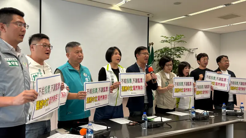 ▲台中市議會民進黨團批評市長盧秀燕為護3藍委，技術性干擾罷免投票。（圖／記者顏幸如攝，2025.07.14）