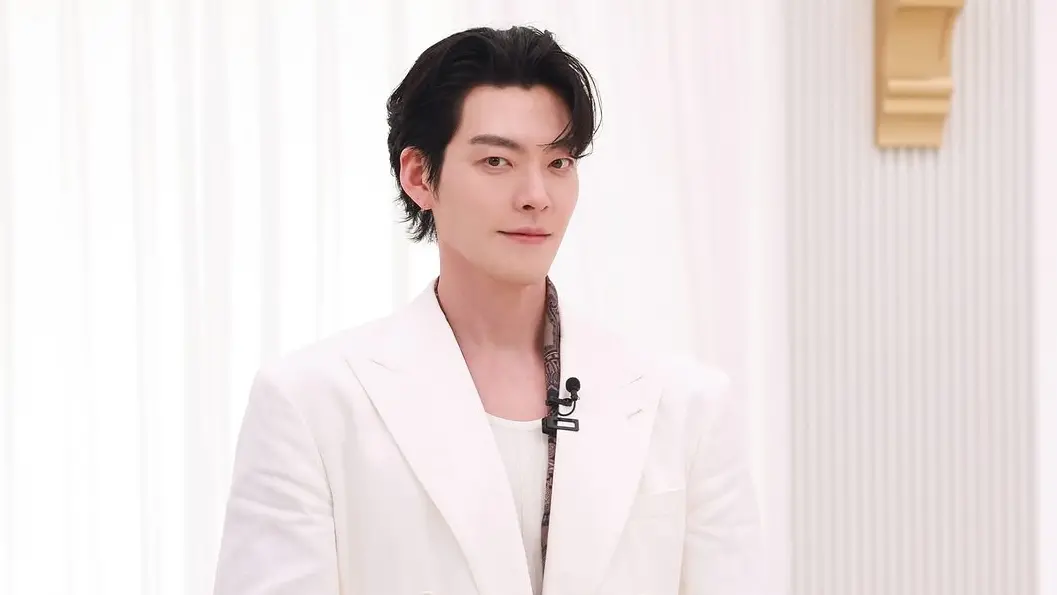 ▲金宇彬（如圖）今天36歲生日，過去美談、因為好友李鐘碩的關係，笑喊「友情也是一種愛情」都讓人津津樂道。（圖／ament_official IG）