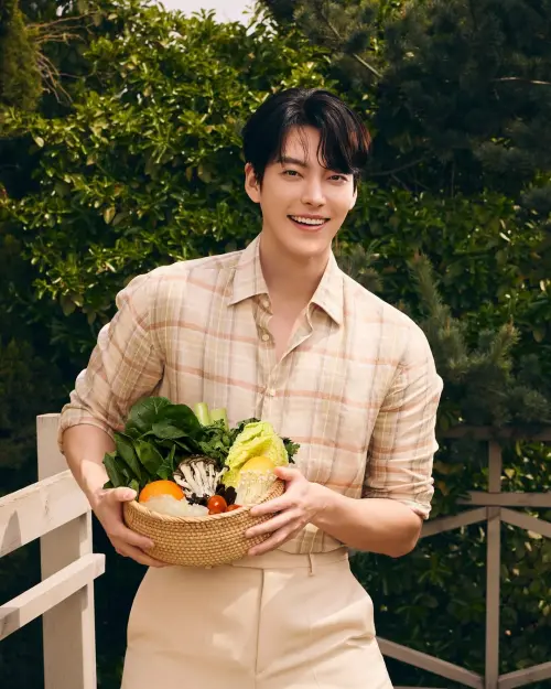 ▲金宇彬有著188cm身高優勢,曾被笑說是恐龍臉,如今靠演技收穫全網。(圖/ament_official IG) ▲金宇彬有著188cm身高優勢,曾被笑說是恐龍臉,如今靠演技收穫全網。(圖/ament_official IG)