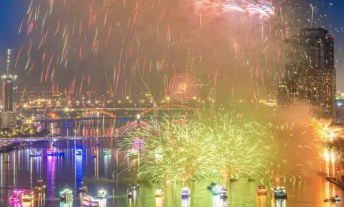 ▲中國煙火團隊的作品。（圖／翻攝自越南快訊）