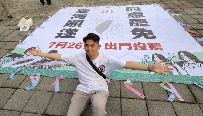 ▲醫師杜承哲在網路社群示警，指普發1萬現金在立法院3讀通過後，台中市坐2望3的態勢已經回到原點。（圖／翻攝杜承哲Threads，2025.07.14）