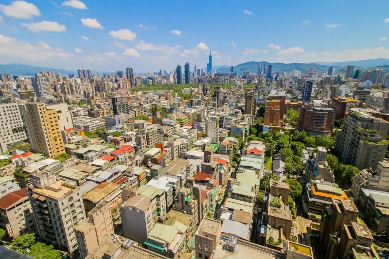 ▲今（2025）年6月全台個人房地合一稅為42.6億元，七大都會區都有年減情況，不過新北市的房地合一稅收最多，達11.6億元，成為「繳稅王」。（圖／永慶房屋提供）