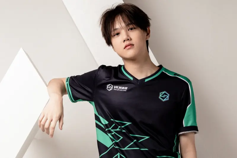 ▲2025年電競世界盃於沙烏地阿拉伯火熱開打，台灣年僅18歲的電競好手「QQ」陳胤宏在《Apex英雄》項目中大放異彩，帶領所屬戰隊VK Gaming（VKG）一舉奪下冠軍。（圖／取自Esports World Cup X）