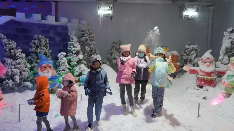 ▲「童話冰宮」，小朋友驚呼好像真的到了雪國，感受北國雪景魅力。（圖／屏東縣府提供）