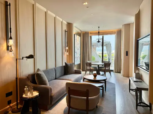 GD住台北嘉佩樂酒店!1晚2萬起 「泳池房型」比總套更頂:免30萬 ▲台北嘉佩樂酒店「璀璨套房」,廣達81坪,以坪數來看比總套還要大。(圖/記者蕭涵云攝)