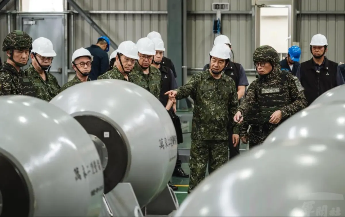 ▲總統賴清德14日上午前往高雄視導漢光41號演習海軍防禦性布雷操演及實兵演練。（圖／軍聞社提供，2025.07.14）