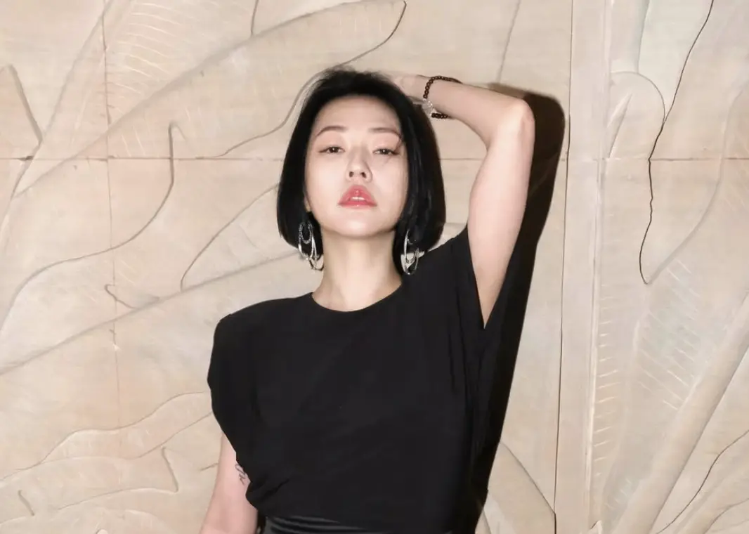 ▲小S（如圖）和吳姍儒共同報名金鐘獎最佳主持人獎，不過外傳因為吳宗憲最近在中國直播，狂罵徐家姊妹，讓小S很不悅。（圖／摘自小S IG）