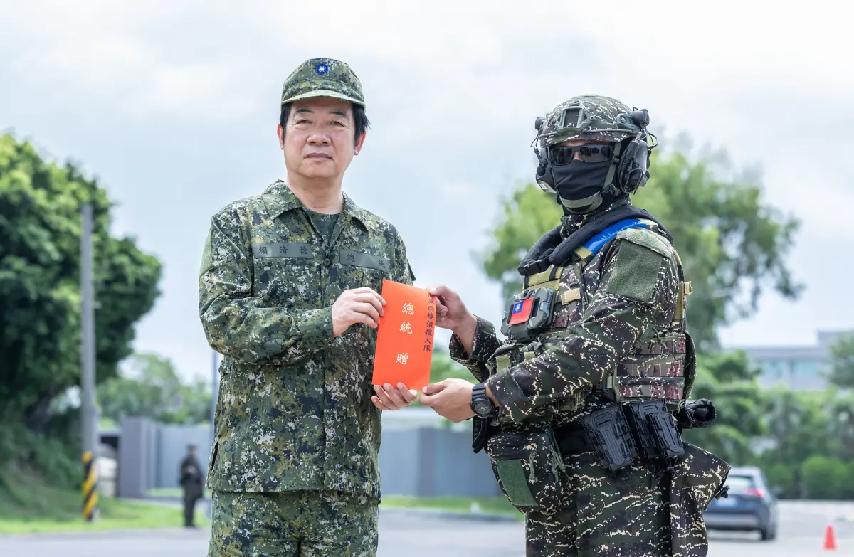 ▲賴清德今日赴高雄登艇視導布雷操演，並發放加菜金慰勉國軍辛勞。（圖／總統府提供）