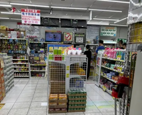 ▲小北百貨商品琳瑯滿目，但店員皆可以記住商品位置，讓眾多台灣人嘖嘖稱奇。（圖／Google評價）