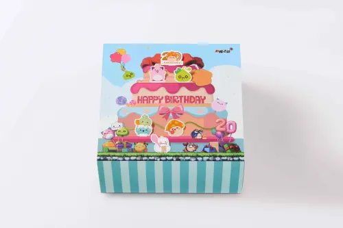 角色插牌打造專屬楓之谷生日蛋糕,盒子也超有巧思! ▲角色插牌打造專屬楓之谷生日蛋糕,盒子也超有巧思!