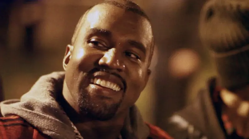 ▲美國饒舌歌手「肯爺」近日到中國上海舉辦演唱會，沒想到他不只遲到還提早離開，他甚至還在現場播放了讚頌納粹的歌曲，讓粉絲氣得大喊：「給我退票！」（圖／iMDb）